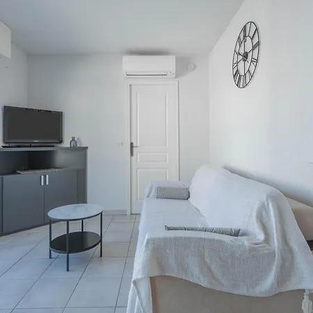 Centre 200 M De La Апартаменты