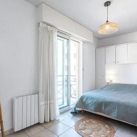 Apartament Centre 200 M De La
