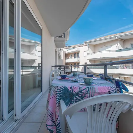 Apartament Centre 200 M De La *